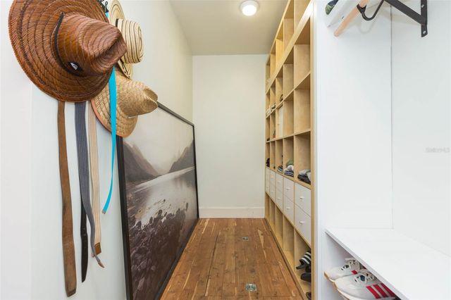 917 E BROAD STREET, Tampa, FL 33604