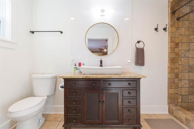 917 E BROAD STREET, Tampa, FL 33604