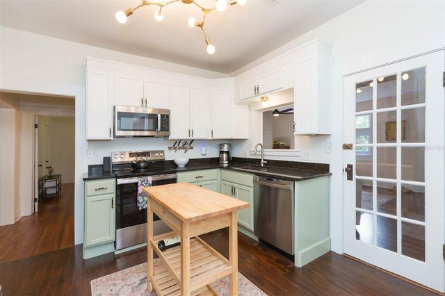 917 E BROAD STREET, Tampa, FL 33604