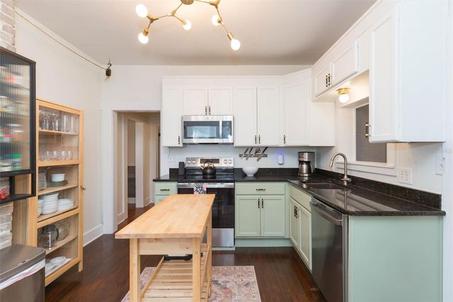 917 E BROAD STREET, Tampa, FL 33604