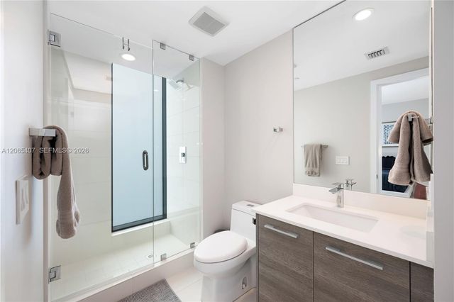 650 NE 32nd St 1501, Miami, FL 33137