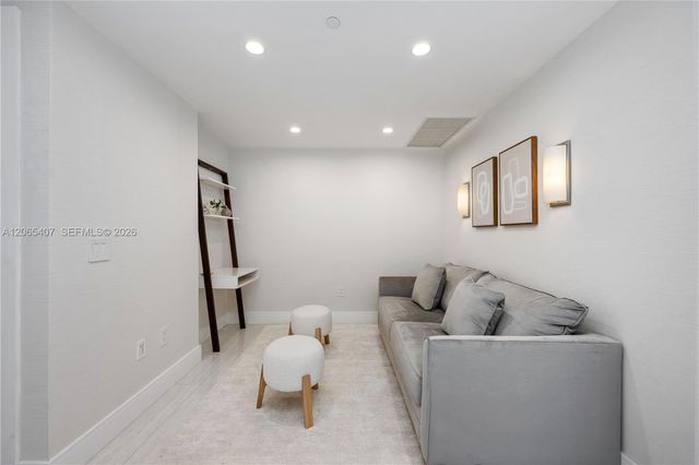 650 NE 32nd St 1501, Miami, FL 33137