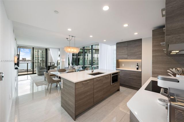 650 NE 32nd St 1501, Miami, FL 33137