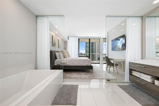 650 NE 32nd St 1501, Miami, FL 33137