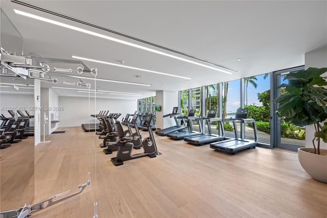 650 NE 32nd St 1501, Miami, FL 33137
