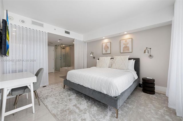 650 NE 32nd St 1501, Miami, FL 33137