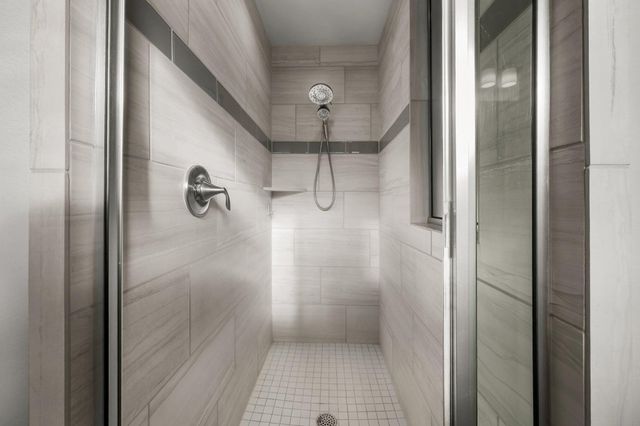 21824 Rock Wren RD, Spicewood, TX 78669