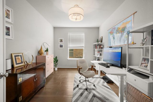 21824 Rock Wren RD, Spicewood, TX 78669