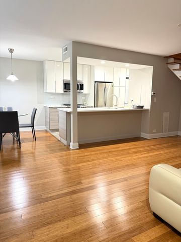 618 E Old Willow Road 183-B, Prospect Heights, IL 60070