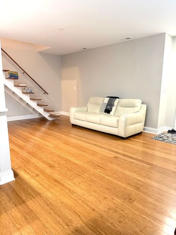 618 E Old Willow Road 183-B, Prospect Heights, IL 60070