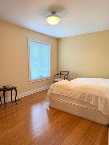 618 E Old Willow Road 183-B, Prospect Heights, IL 60070