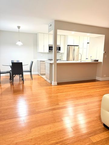 618 E Old Willow Road 183-B, Prospect Heights, IL 60070