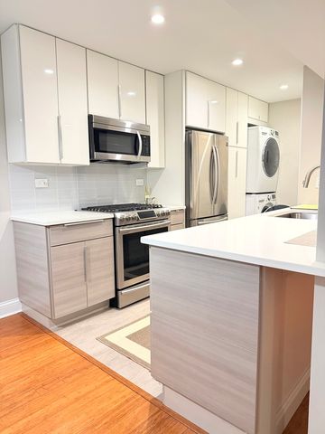 618 E Old Willow Road 183-B, Prospect Heights, IL 60070