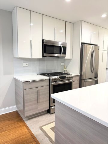 618 E Old Willow Road 183-B, Prospect Heights, IL 60070