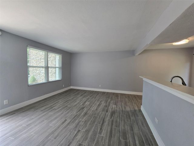 2504 Manor CIR B, Austin, TX 78723