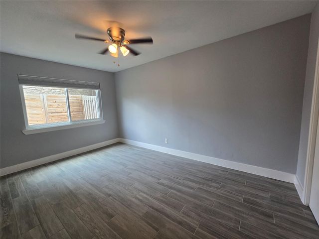2504 Manor CIR B, Austin, TX 78723