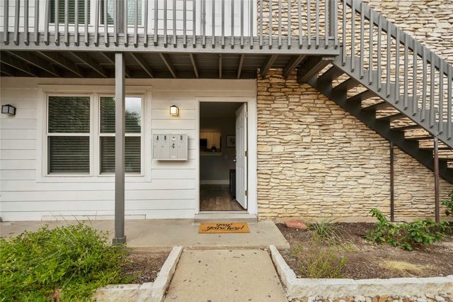 2504 Manor CIR B, Austin, TX 78723