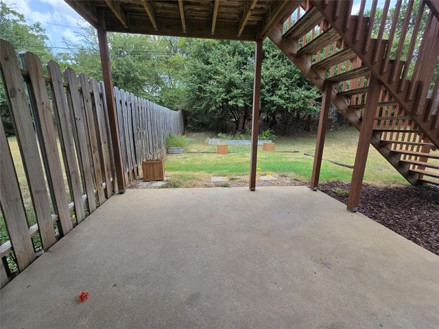 2504 Manor CIR B, Austin, TX 78723