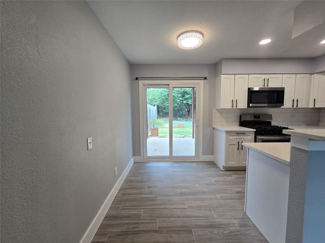 2504 Manor CIR B, Austin, TX 78723