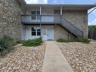 2504 Manor CIR B, Austin, TX 78723