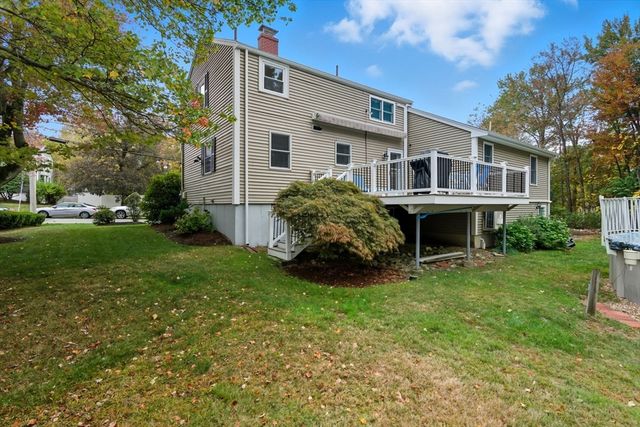 8 Leroy Dr, Burlington, MA 01803