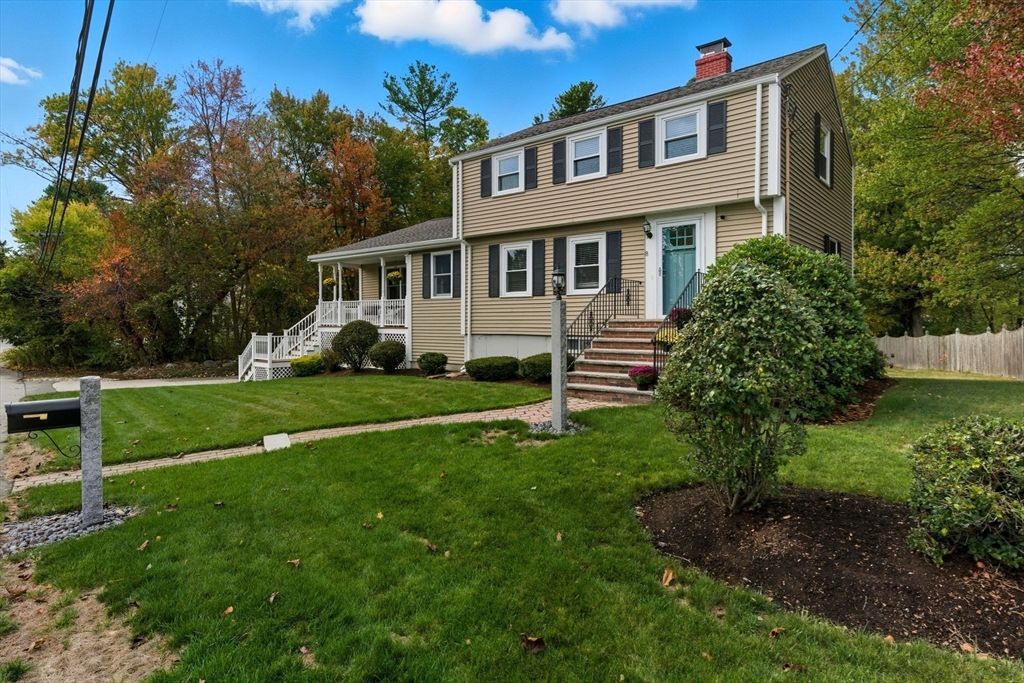 8 Leroy Dr, Burlington, MA 01803