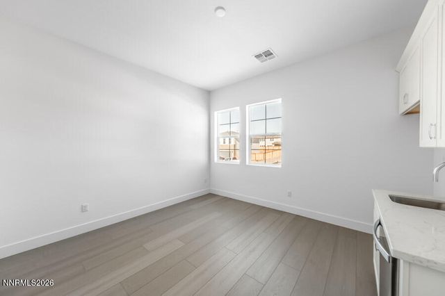 520 Hutchinson Drive Willows 98, Sparks, NV 89441