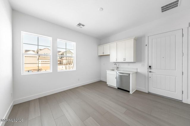 520 Hutchinson Drive Willows 98, Sparks, NV 89441