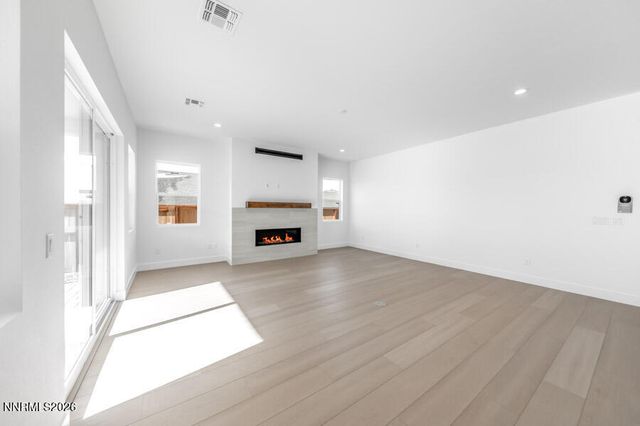 520 Hutchinson Drive Willows 98, Sparks, NV 89441