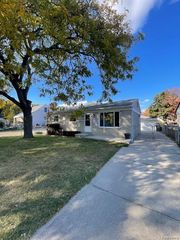 20201 Colman Street, Clinton Charter Township, MI 48035