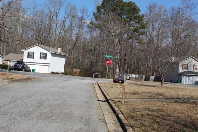 829 Carlingford Place, Lithonia, GA 30058