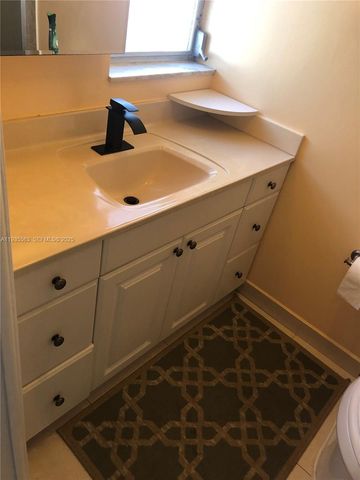 300 NE 12th Ave 508, Hallandale Beach, FL 33009