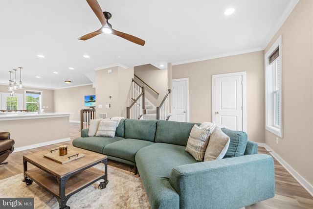 43733 HAY RD, Ashburn, VA 20147