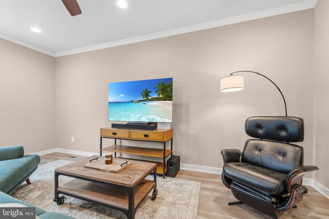 43733 HAY RD, Ashburn, VA 20147