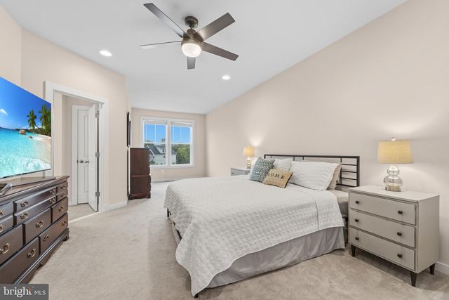 43733 HAY RD, Ashburn, VA 20147