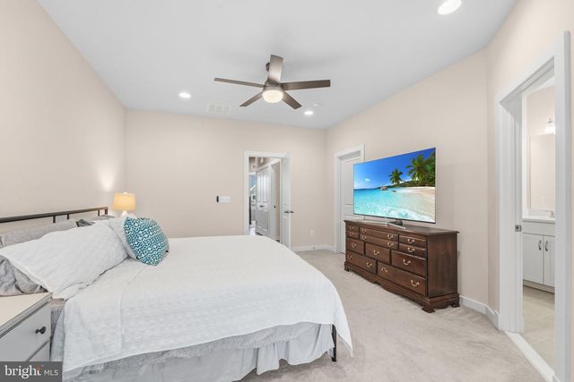 43733 HAY RD, Ashburn, VA 20147