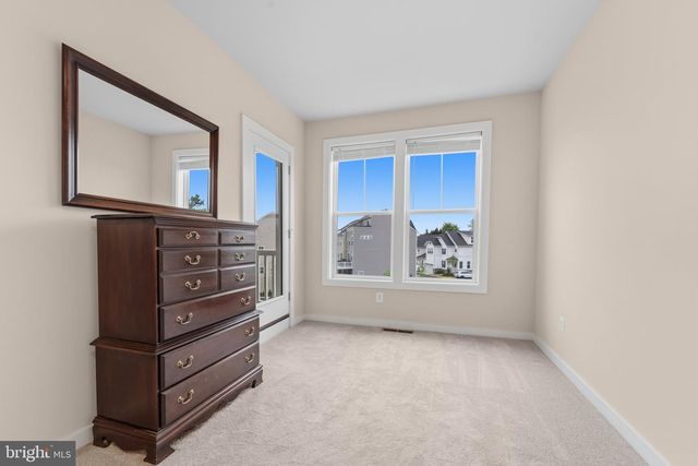 43733 HAY RD, Ashburn, VA 20147