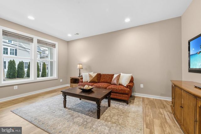 43733 HAY RD, Ashburn, VA 20147