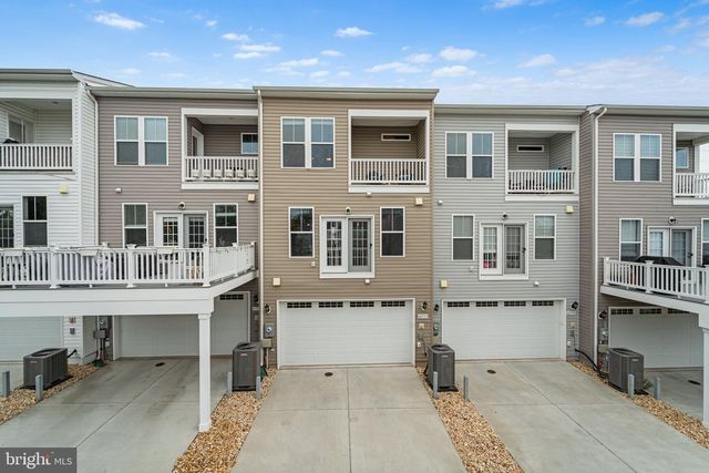43733 HAY RD, Ashburn, VA 20147