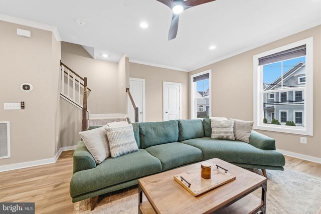 43733 HAY RD, Ashburn, VA 20147