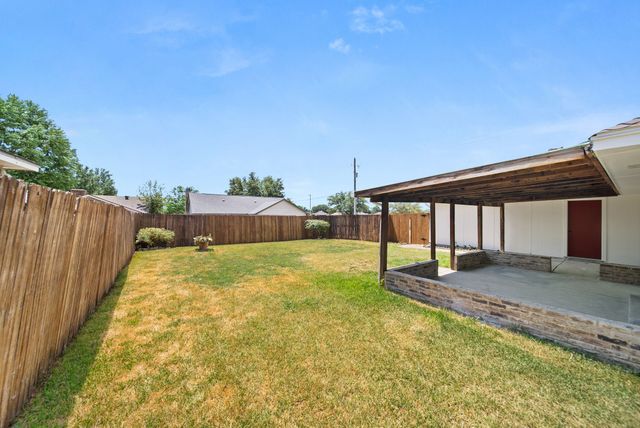 3802 Roan Circle, Garland, TX 75043