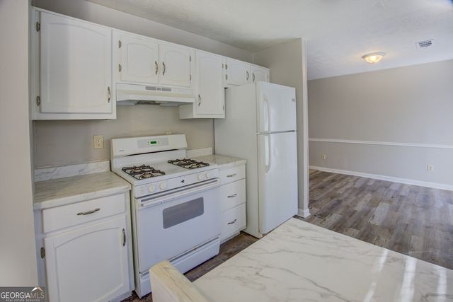 860 Forest Path, Stone Mountain, GA 30088