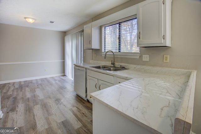 860 Forest Path, Stone Mountain, GA 30088