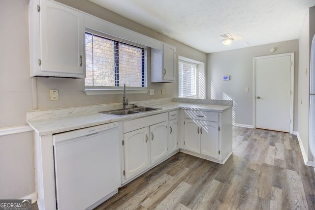 860 Forest Path, Stone Mountain, GA 30088