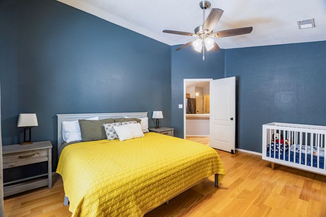 5804 Night Shadow Avenue NW, Albuquerque, NM 87114