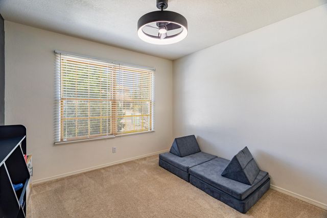 5804 Night Shadow Avenue NW, Albuquerque, NM 87114