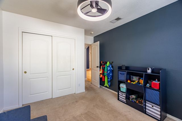 5804 Night Shadow Avenue NW, Albuquerque, NM 87114