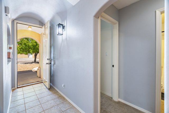 5804 Night Shadow Avenue NW, Albuquerque, NM 87114