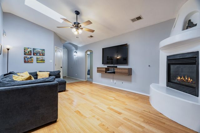 5804 Night Shadow Avenue NW, Albuquerque, NM 87114