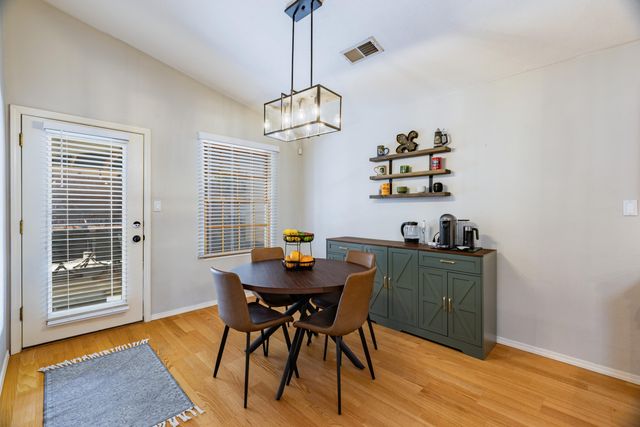 5804 Night Shadow Avenue NW, Albuquerque, NM 87114